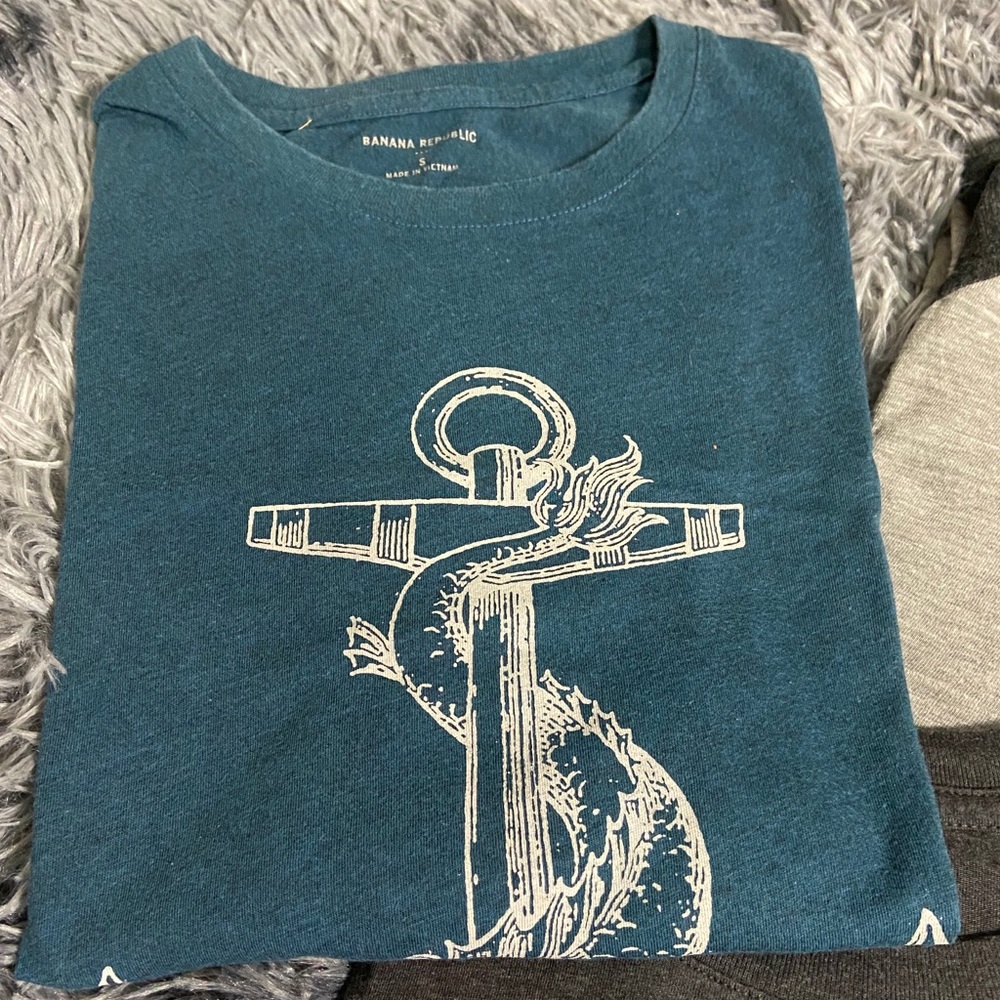 BUNDLE — 3 T-SHiRTS - Picture 8 of 8
